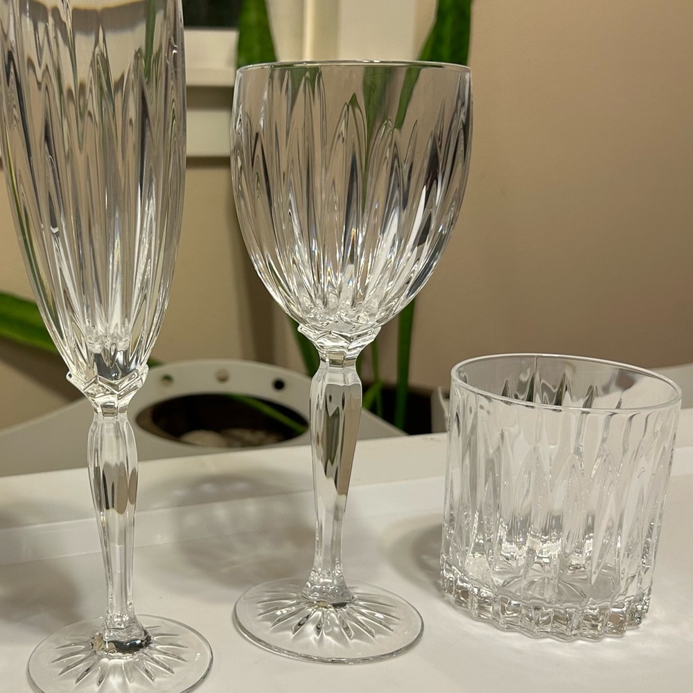 Cristal d'Arques Classic crystal, 4 wine glasses.